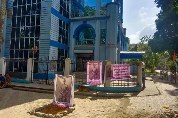 The spot in front of north Bengal development department office in Amtala, Cooch Behar, where the statue of Maharaja Jagaddipendra Narayan Bhup Bahadur will be put up. Picture by Main Uddin Chisti/The Telegraph