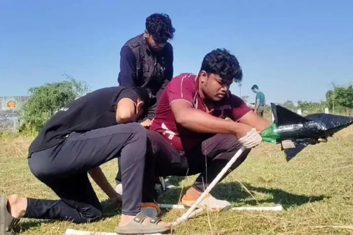 A group of students of Jalpaiguri Government Engineering College prepares to launch a makeshift rocket during the institution’s annual fest at Jalpaiguri on Friday. Picture by Biplab Basak/The Telegraph