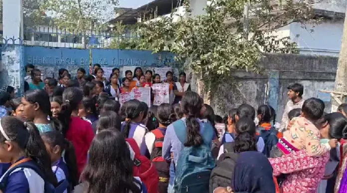 Students of Shaktigarh Girls’ School protest outside the campus in Siliguri on Saturday, alleging collection of excess admission fees. Saturday, 03 January 2026.