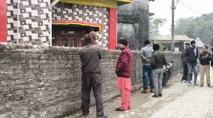 Police investigate the Naxalbari home of former soldier Hom Bahadur Chhetri after thieves stole gold, silver, and cash worth lakhs of rupees. Tuesday, 06 January 2026.