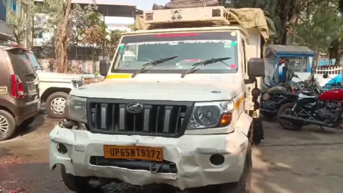 The pickup van seized by Naxalbari police during a night patrol after its occupants failed to produce valid documents for the apple consignment. Thursday, 22 January 2026.