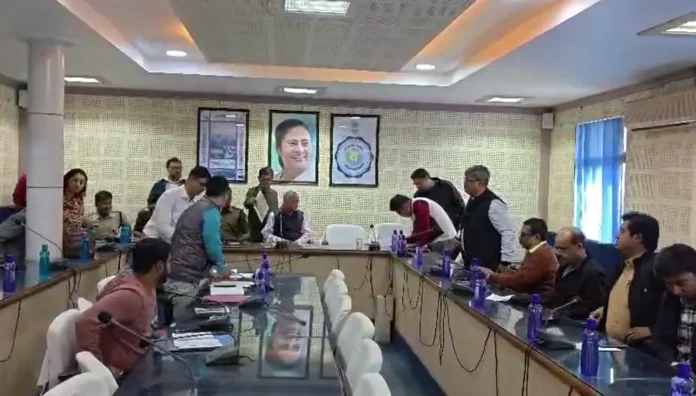 Mayor Gautam Deb chairs a review meeting at the Siliguri Municipal Corporation to assess progress of the Burdwan Road flyover and Nivedita Road development works. Tuesday, 27 January 2026.