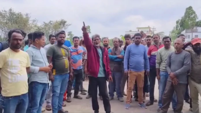 Residents of Lahugachh in Phansidewa block the state road in protest after 609 names go missing from voter list, demanding immediate correction and accountability. Sunday, 29 March 2026.