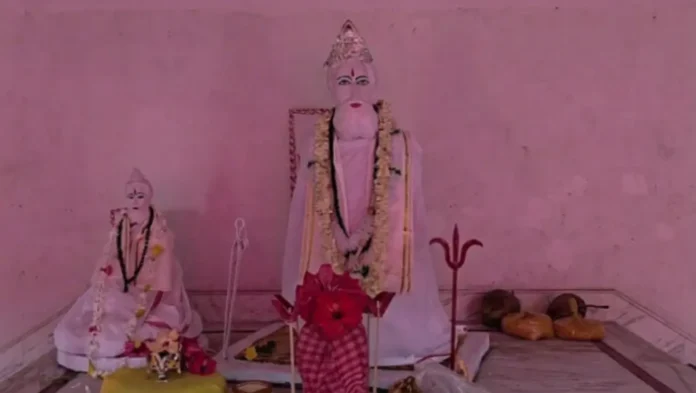 Devotees offer prayers and participate in religious rituals during the observance of the 136th Tirodhan Divas of Baba Loknath Brahmachari at a temple in Rajganj on Wednesday. 03 June 2026.